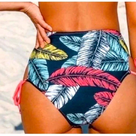 NWT Cupshe Pink Leafy Triangle High Waist Bikini Size - Picture 2 of 9